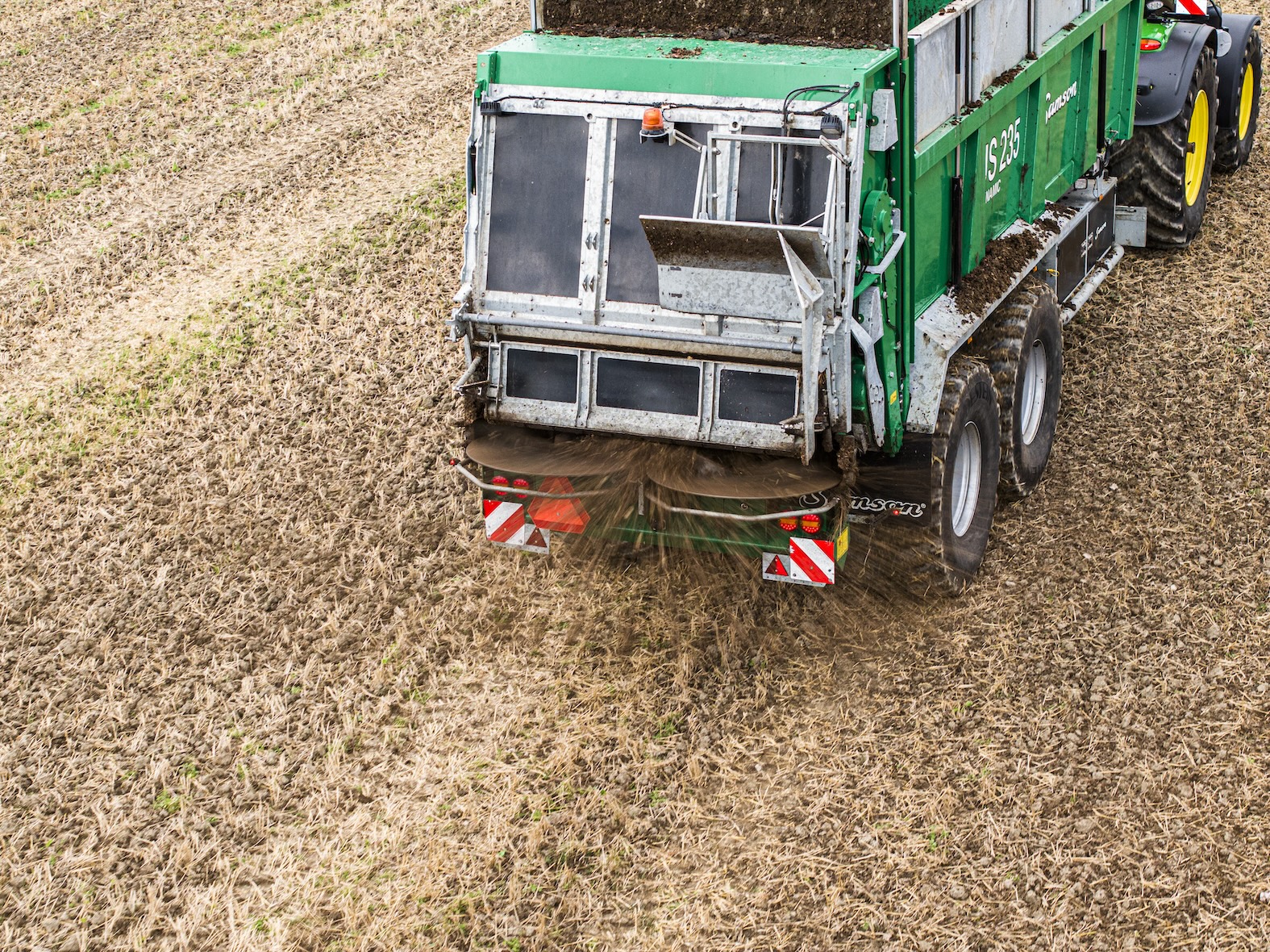 : Soil improvement fibre made from MM Kotkamills’ production side streams is applied to Finnish farmland.