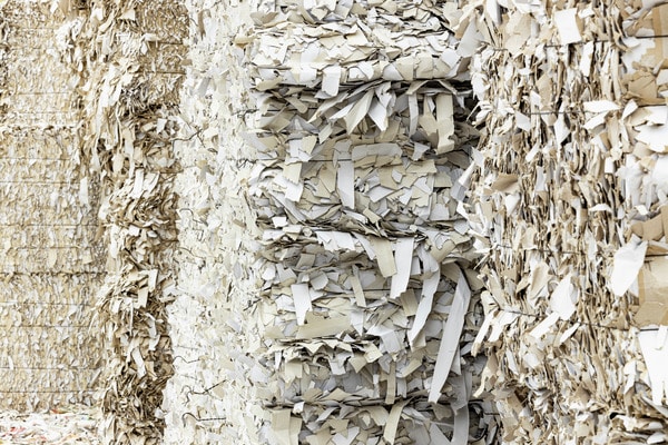 Papierrecycling bei MM Frohnleiten, einem Werk von MM Board & Paper, mit Fokus auf erneuerbare und recycelbare Materialien.